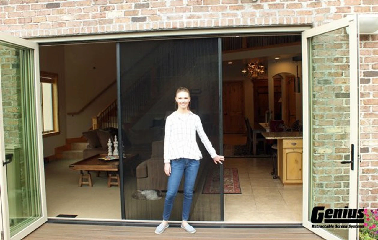 Genius® ZIGZAG - The Retractable Single Screen Panel - Image 4