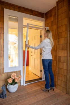GeniusĀ® COOL Retractable Screen Door For Single Door