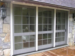 Sheer Classic 3-Panel Retractable Screen